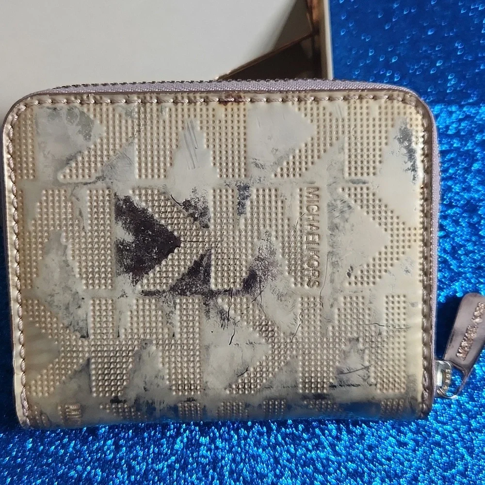 Michael Kors Metallic Gold Zip Wallet